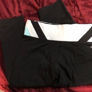 Pink yoga capri leggings